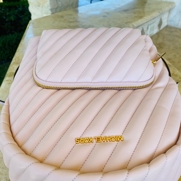 NWT Michael Kors quilted Backpack - Picture 4 of 9